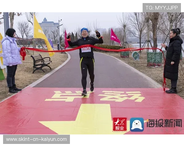 “东安湖赛场跑酷:惊险跃升,挑战极限障碍”