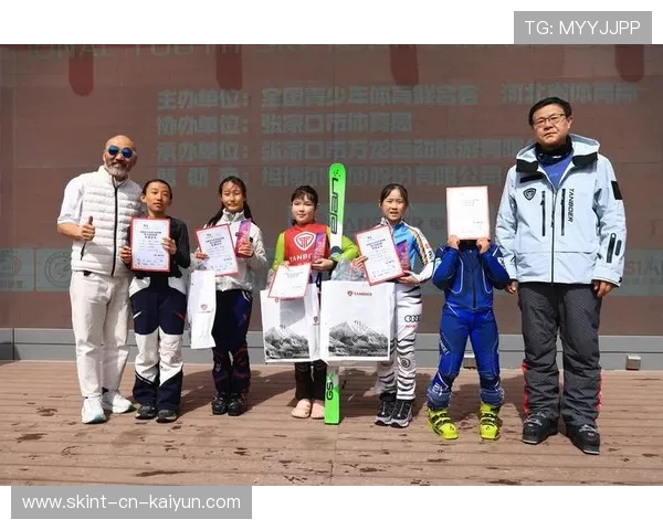 世界滑雪巡回赛在青少年赛事中推广环境保护与安全规范，青少年滑雪锦标赛